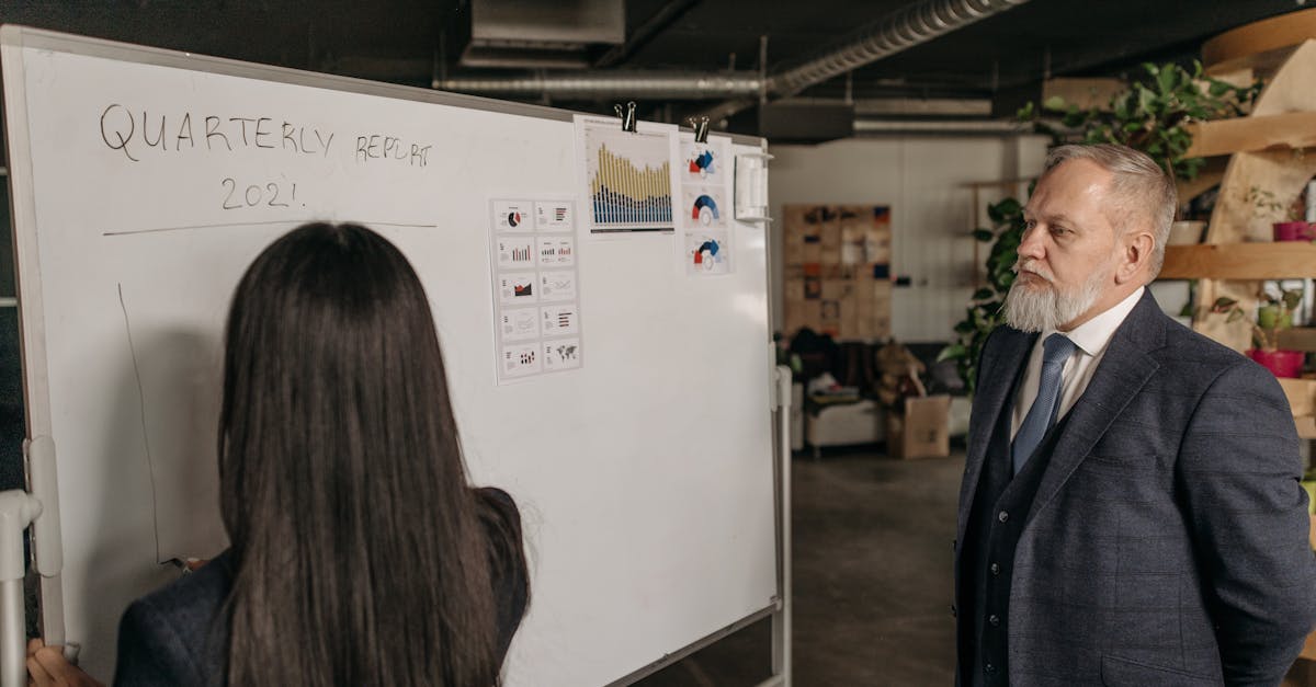 阿里云国际站实名账号:流量卡与网络在线招聘服务的应用